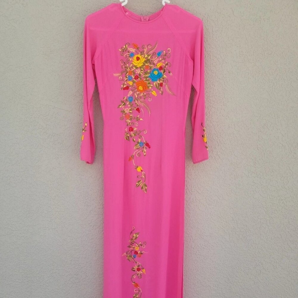 Ao Dai Woman's Pink Sheer Embordered Vietnamese Dress With Pants Sz Small